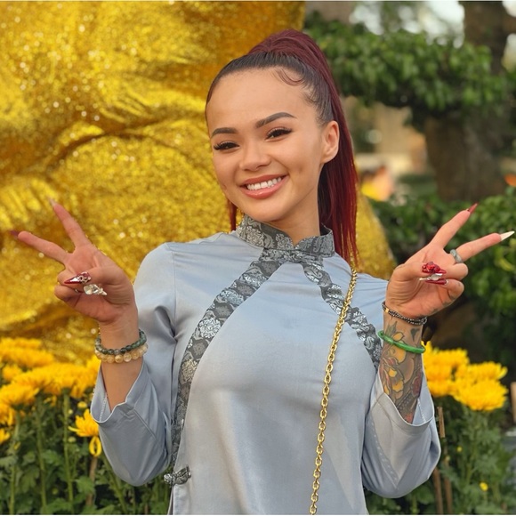 Meet your Posher, Lynda - Picture 1 of 1